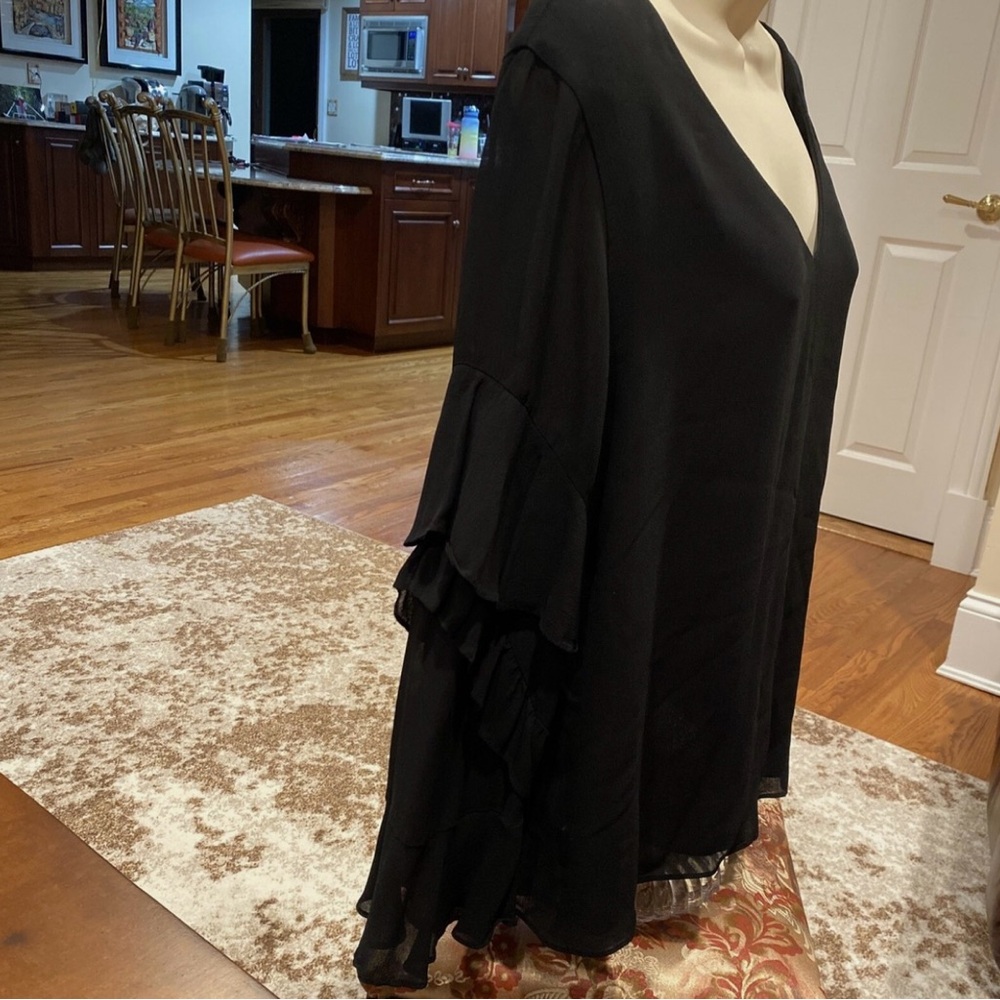 Sanctuary Classic Black blouse